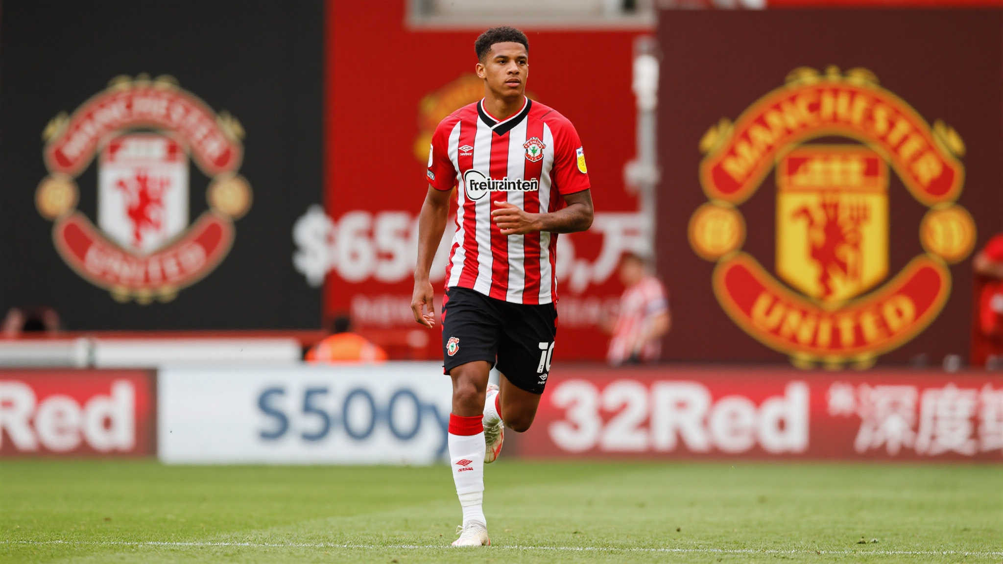 曼联6500万敲定姆贝莫转会最后谈判，阿莫林右路布局曝光！